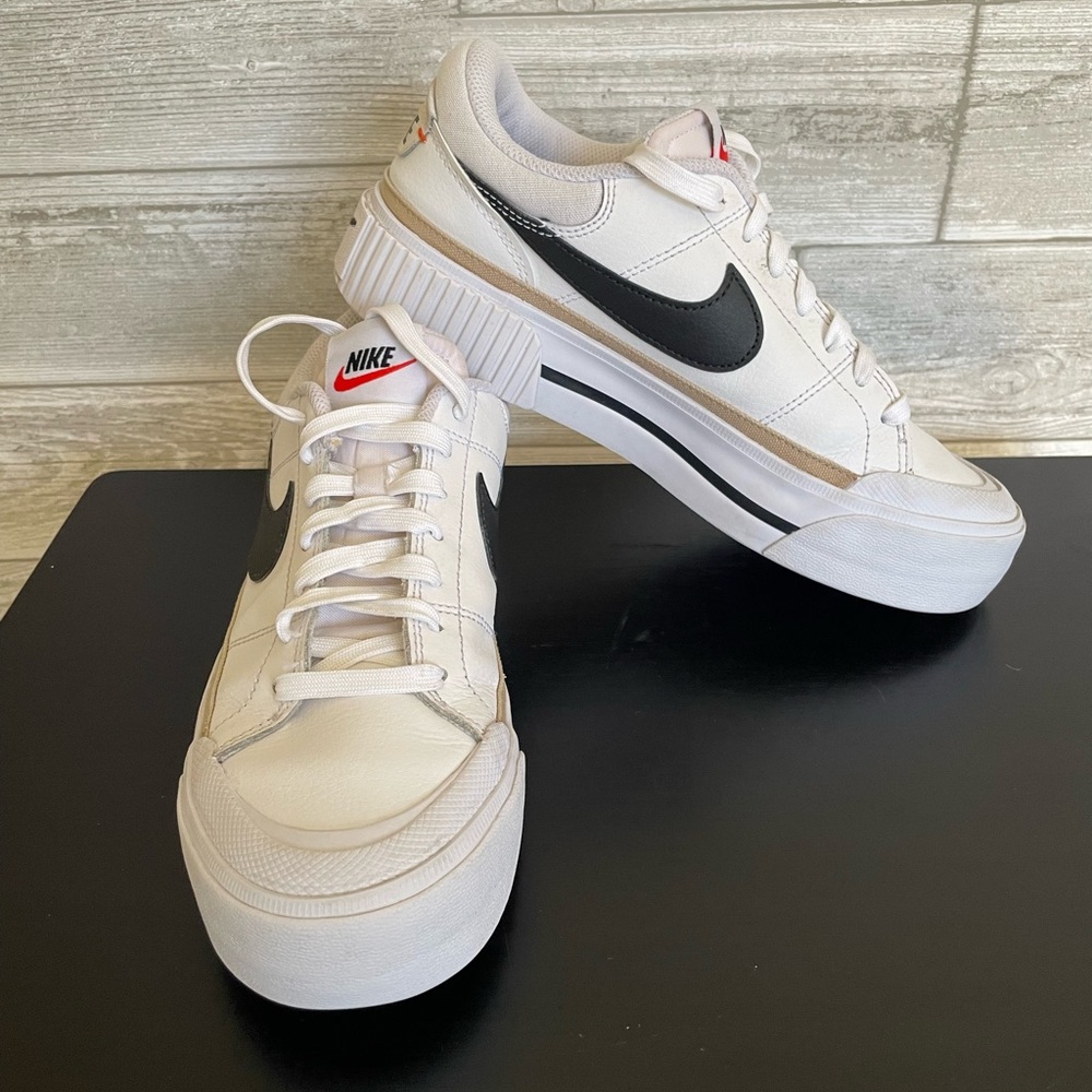 Nike Men's Cream and Black Sneakers